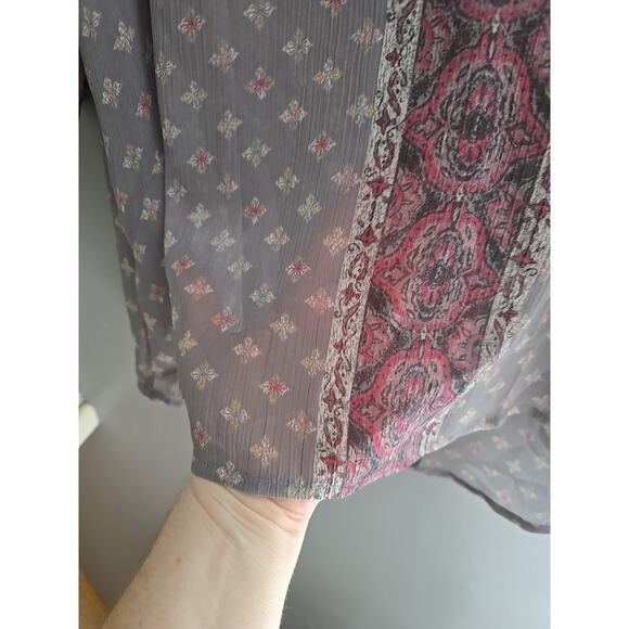 Maurices Gray Pink Floral V-Neck Lightweight Long Sleeve Boho Top Womans Size 3x - Picture 3 of 6